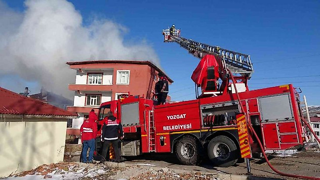 Dumanı gören telefona sarıldı, ekipler alarma geçti