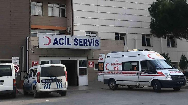 Edirne'de Otomobil yayaya çarptı 1 kişi yaralandı