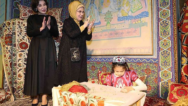 Emine Erdoğan, Özbekistan Cumhurbaşkanı Mirziyoyev'in eşi Ziroat Mirziyoyeva ile görüştü