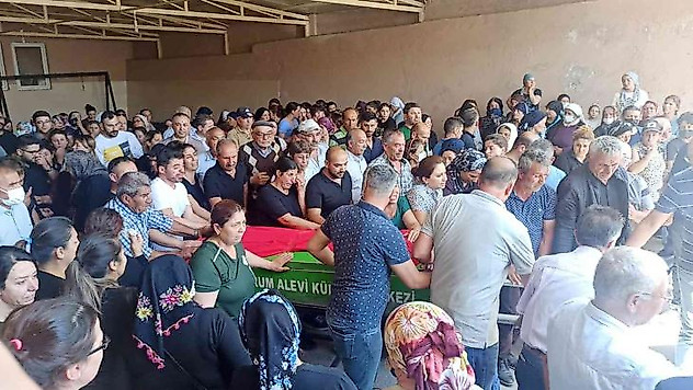 Eniştesi tarafından öldürülen genç kadın, gözyaşları arasında son yolculuğuna uğurlandı
