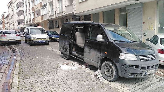 Esenyurt'ta 3 yaşındaki küçük çocuk arabanın altında kalarak hayatını kaybetti