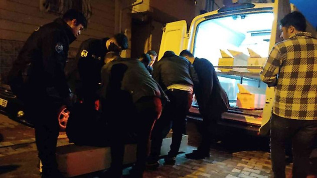 Esenyurt'ta 35 yaşındaki kadının, kocasının silahlıyla intihar ettiği iddiası