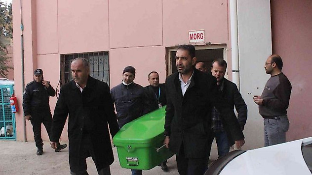 Eşi tarafından öldürülen hemşire memleketine uğurlandı