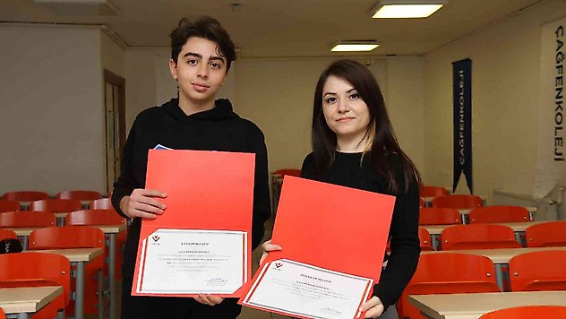 Eskişehirli öğrenciden 'Kendi enerjisini üreten elektrikli sandalye' projesi