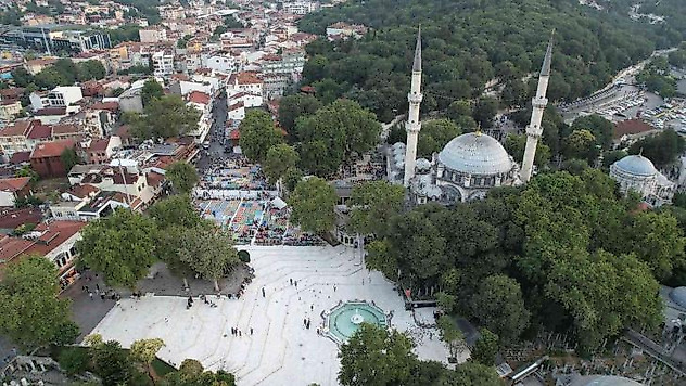 Eyüpsultan Camii'nde Bayram namazı havadan görüntülendi