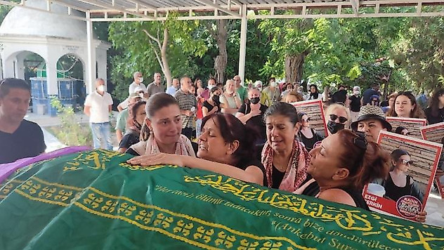Ezgi Özarslan'a gözyaşlarıyla veda: Annenin feryadı yürekleri dağladı
