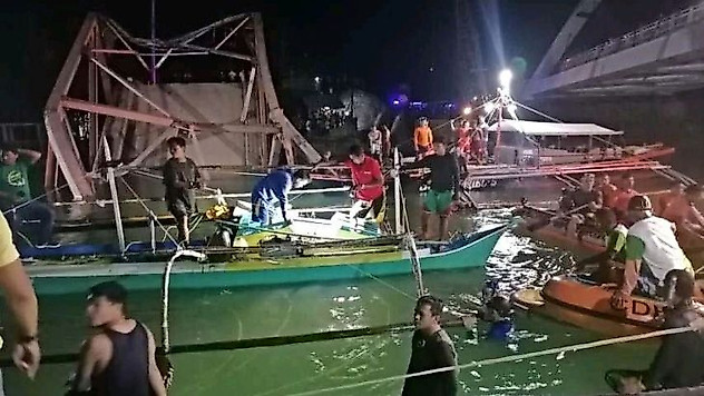 Filipinler'de nehrin üzerindeki köprü çöktü: 4 ölü
