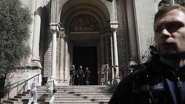 Fransa'da kilisede rahibe bıçaklı saldırı: 2 yaralı