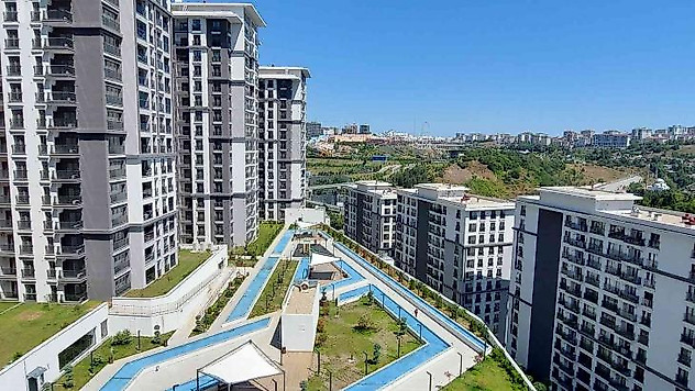 Gaziosmanpaşa'da kentsel dönüşüm çerçevesinde inşa edilen konutlar yeni sahiplerini bekliyor