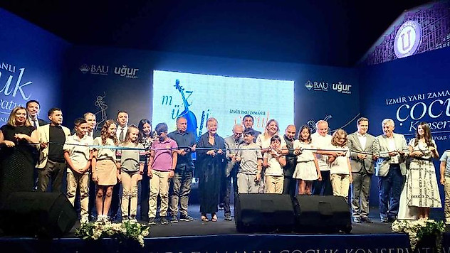 Geleceğin sanatçıları İzmir Yarı Zamanlı Çocuk Konservatuvarı'nda yetişecek