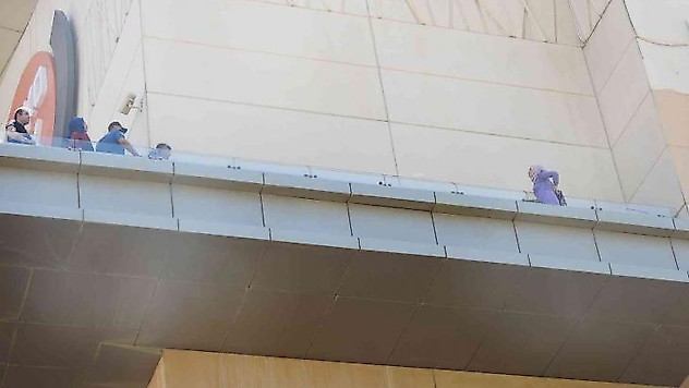 Genç kadını intihardan emniyet müdürü vazgeçirdi