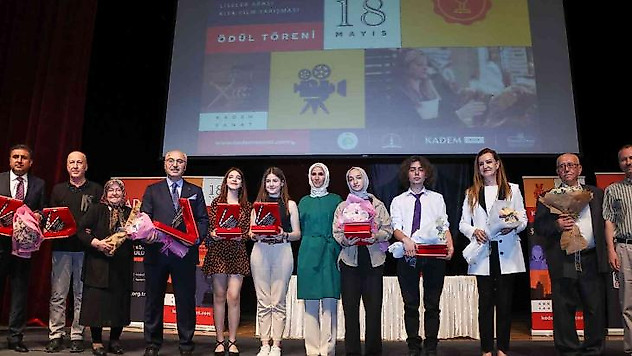 Gençler 'Şehir ve Kadın'ı kısa filmle anlattı
