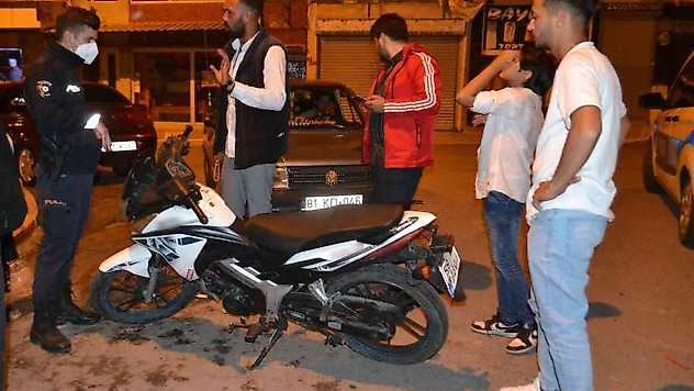 Görüntülü konuşurken motosikletinin çalındığını telefon kamerasından gördü