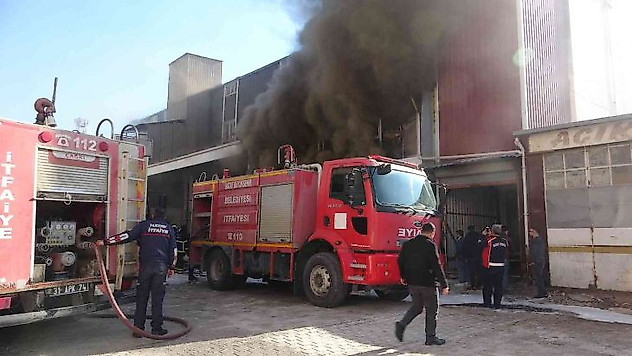 Hatay'da mobilya atölyesinde yangın paniği