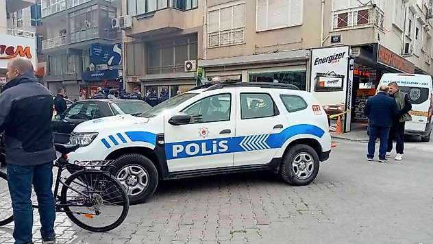 Hırsızlık için girdiği binadan düştüğü iddia edilen kişi hayatını kaybetti