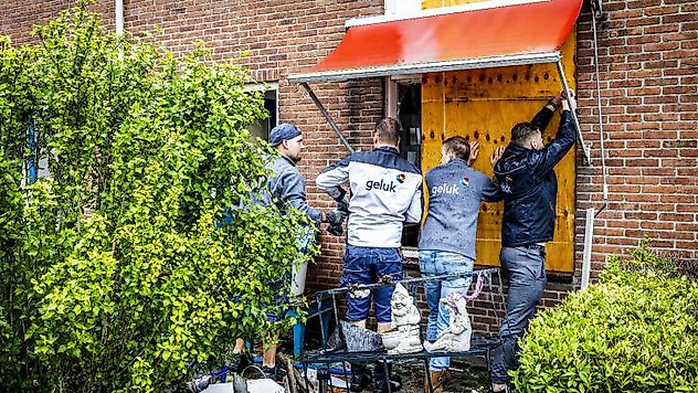 Hollanda'da hortum: 1 ölü, 10 yaralı
