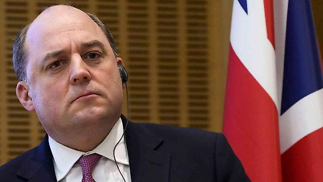 İngiltere Savunma Bakanı Wallace: Putin, kısa boy sendromlu bir deli