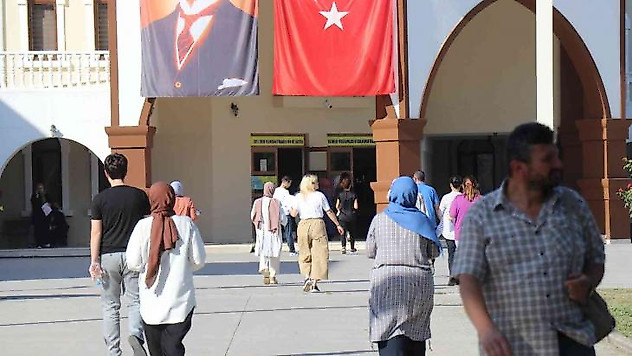 İptal edilen KPSS'de ilk oturum başladı