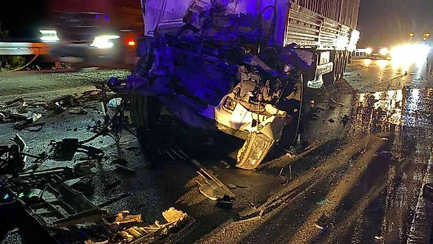 Isparta'da iki tır çarpıştı: 2 ölü