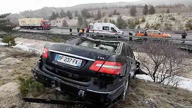 İstanbul-Ankara yolunda kaza yapan araç takla attı: 1 yaralı