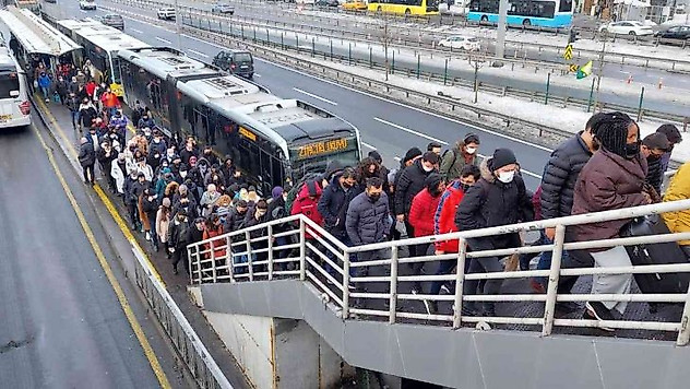 İstanbul'da trafik akıcı, toplu taşıma yoğun