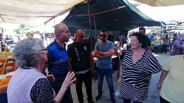 İsveçli kadın turist, alışveriş için geldiği pazarda çantasından oldu