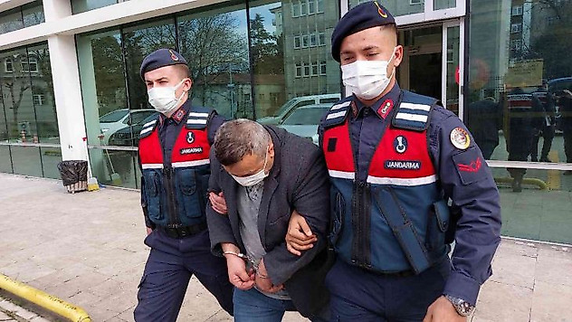 İzmir'den Samsun'a uyuşturucu ve silah getirirken yakalanan kamyon şoförü tutuklandı