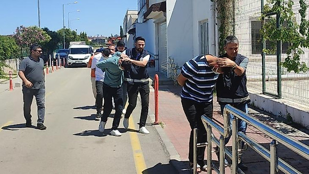 Kadın kılığına girip kızının sevgilisine randevu veren baba öldürüldü