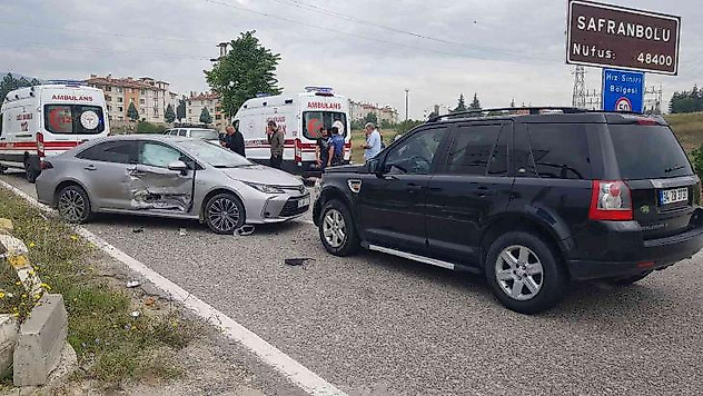 Karabük'te iki ayrı trafik kazası: 1'i çocuk 2 yaralı