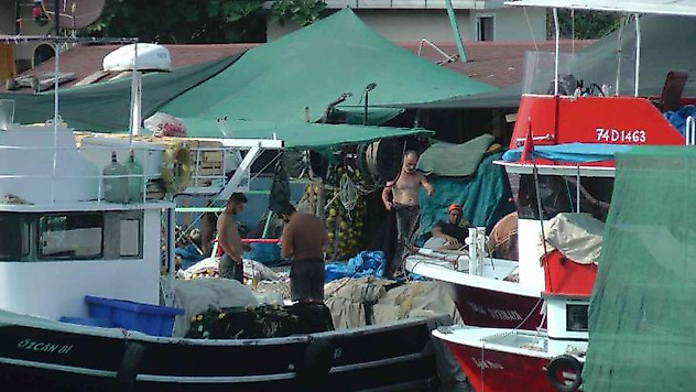 Karadeniz'de balıkçılar gün sayıyor
