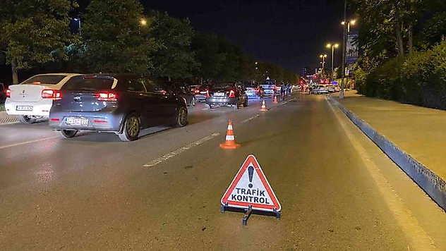 Kartal sahil yolundaki trafik denetimi