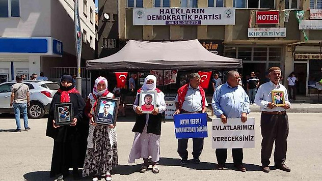 Kılıçdaroğlu'nun 'Demirtaş serbest bırakılsın' açıklamasına evlat nöbetindeki annelerden tepki