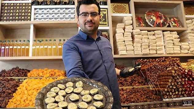 Kilosu 10 bin TL olan altın kaplamalı kayısı üretti