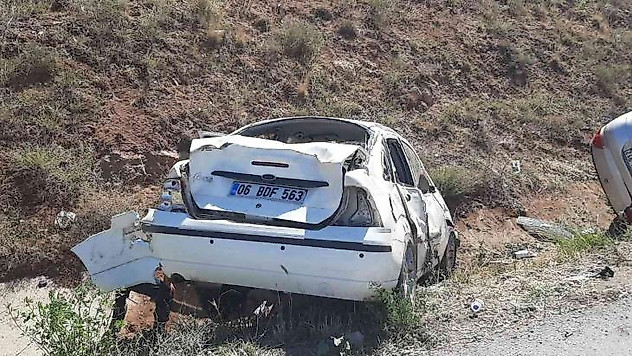 Kırıkkale'de iki otomobil çarpıştı: 6 yaralı