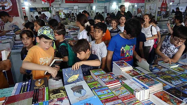 Kitap fuarına 7'sinden 70'ine yoğun ilgi