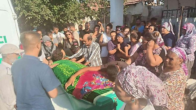 Kocası tarafından öldürülen kadın son yolculuğuna uğurlandı