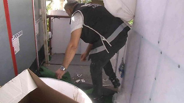 KOM'dan sahte alkol ve tütün operasyonu: Parola 'ucuz olan'