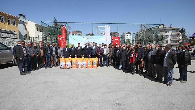 Konya'da üreticilere yüzde 75'i hibe destekli yağlık ayçiçek tohumu dağıtıldı