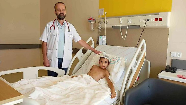 Köpeklerinin saldırısı sonucu yaralanan çocuk 22 gün sonra taburcu oldu