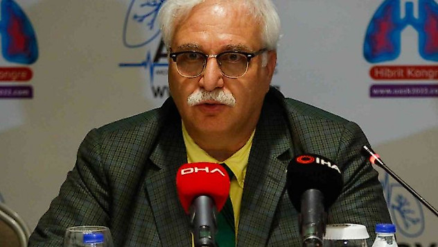 Koronavirüs Bilim Kurulu Üyesi Özlü: Umarım bu yaz pandemiyi büyük oranda tamamlamış oluruz