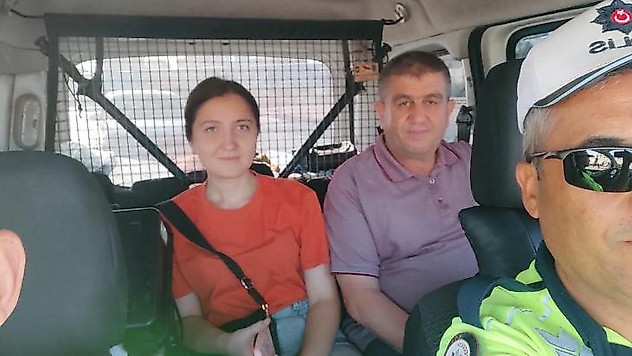 KPSS'ye geç kalan öğrencilerin imdadına polis yetişti