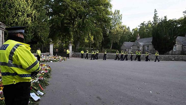 Kraliçe II. Elizabeth'in cenazesi Balmoral Kalesi'nden çıkarıldı
