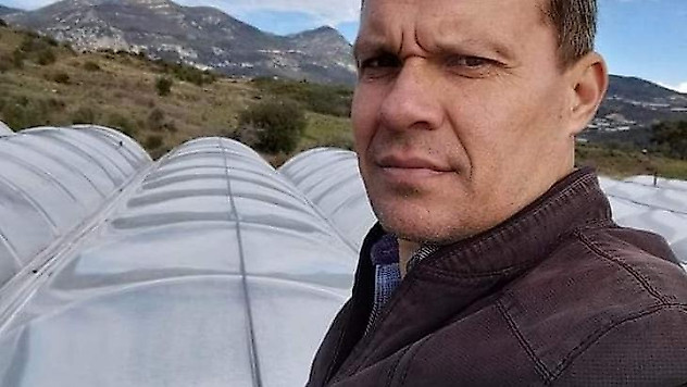 Kumluca'da iki otomobil çarpıştı: 1 ölü 6 yaralı
