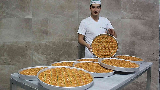 Kurban Bayramı öncesi baklavaya talep arttı üretim iki katına çıktı