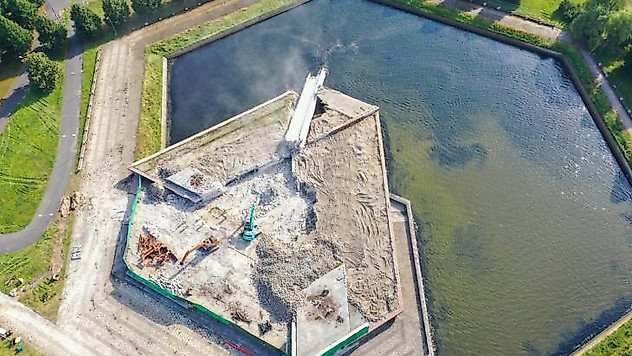 Letonya'da Sovyet döneminden kalma 79 metrelik anıt yıkıldı
