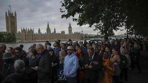 Londra'da Kraliçe II. Elizabeth için 11 saatlik 'veda' kuyruğu