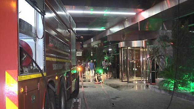 Lüks otelde yangın paniği