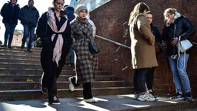 Lviv'de halk sirenlerin ardından alt geçide sığındı