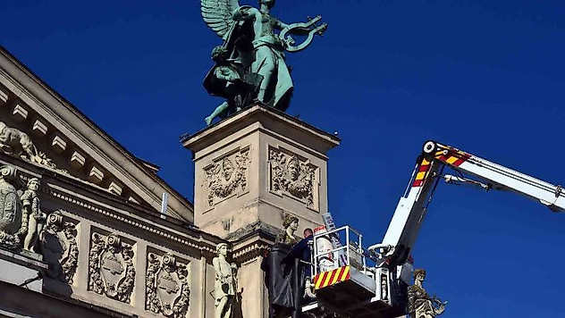 Lviv'de tarihi opera binasında saldırılara karşı tedbir alınıyor