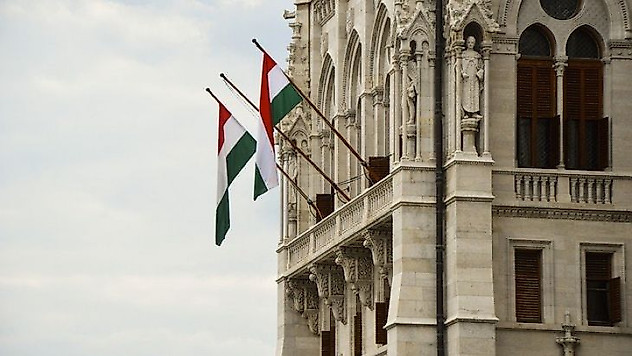 Macaristan'da iktidar partisi FİDESZ seçimi önde götürüyor